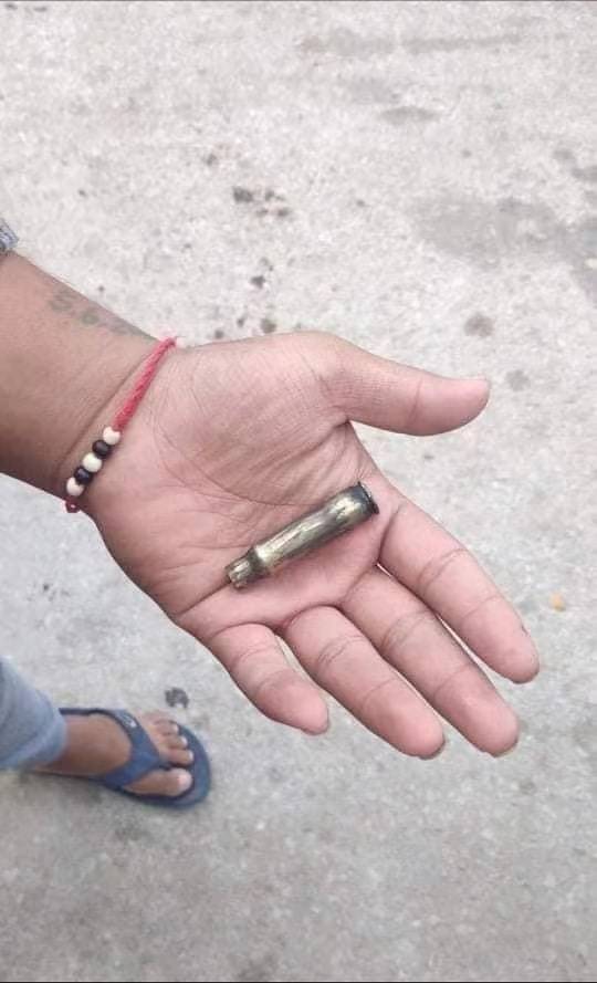 缅甸妙瓦底警方发射橡胶子弹驱散示威者