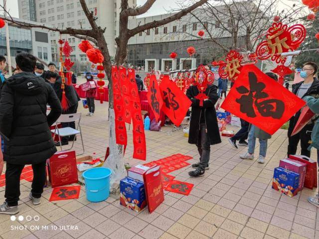 有趣又有爱｜工科生特色手写春联长啥样？西电留校过年仪式感满满！