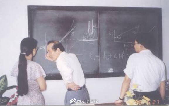 中国高分子物理学科开拓者程镕时院士逝世，享年93岁