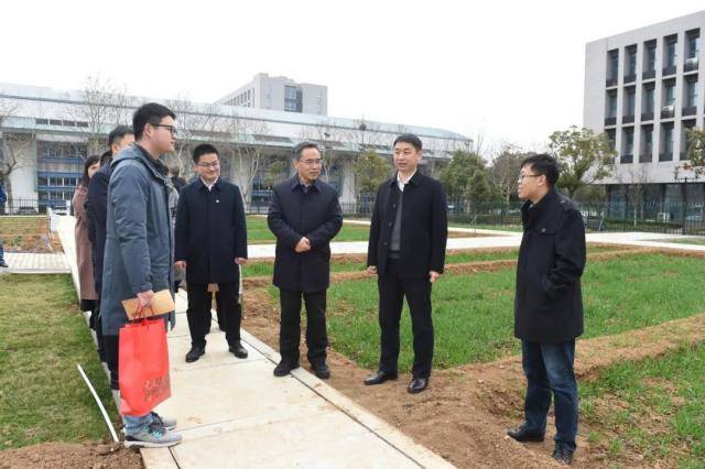 共青团江苏省委看望慰问河海大学春节留校学生