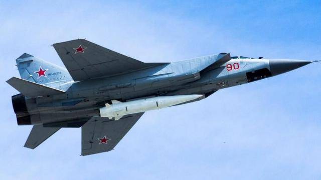 俄防长：高超音速武器成为俄非核威慑力量的基础