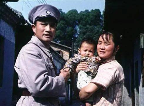 1979年，主演战争电影《从奴隶到将军》