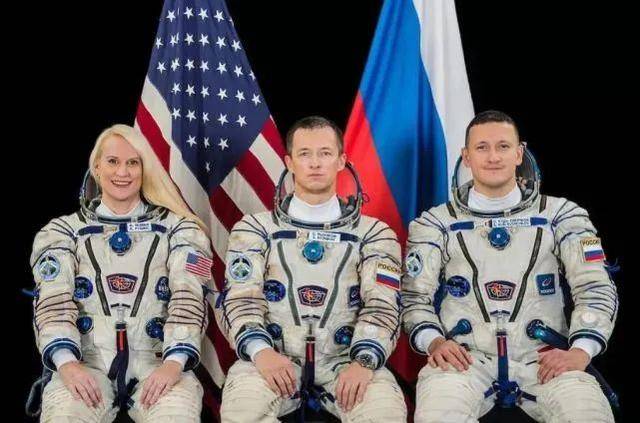搭乘联盟MS-17的3名航天员（凯瑟琳·鲁宾、谢尔盖·雷日科夫、谢尔盖·库德·斯维奇科夫）