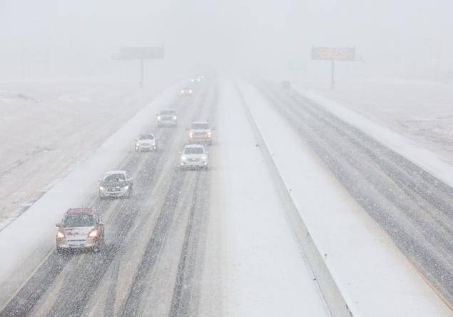 历史性冬季风暴袭击美国得州 恶劣天气导致严重连环车祸