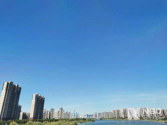 长沙市开福区浏阳河两岸楼盘林立图片来源：每经记者陈利摄（资料图片）