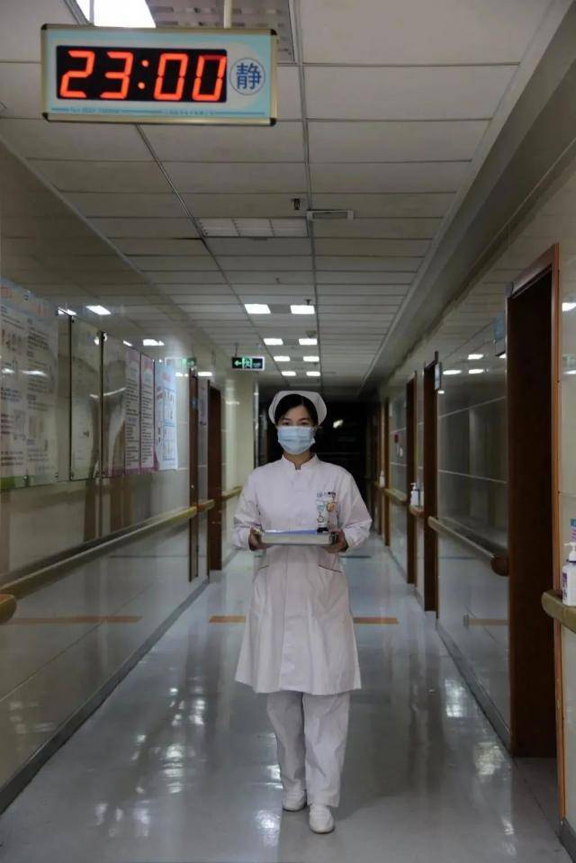 来自湖南省娄底市的谢姣，今年留渝过年坚守岗位。图：重庆医科大学附属儿童医院
