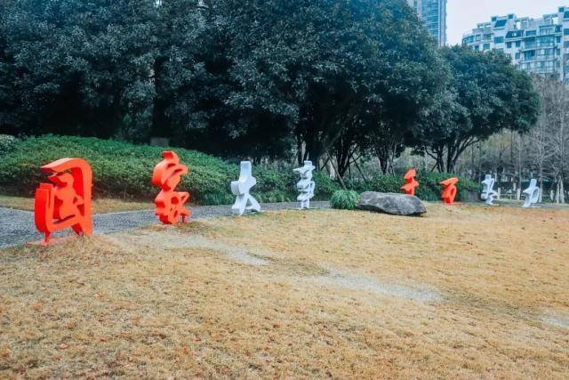 二十四节气 雨水洗春容，风光淡又浓