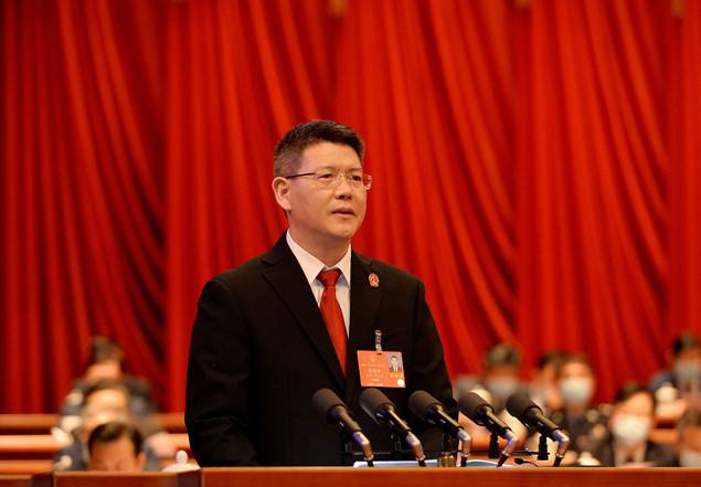 黄明耀向河北省十三届人大四次会议作法院工作报告