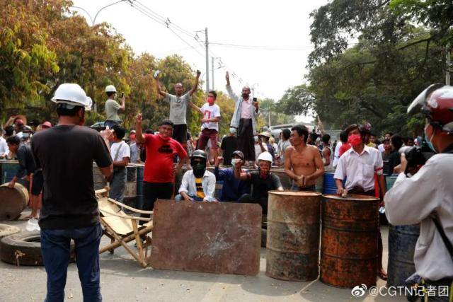 缅甸抗议活动，2人被射杀