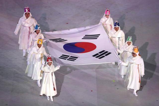 2018平昌冬奥会开幕式上，韩国国旗入场