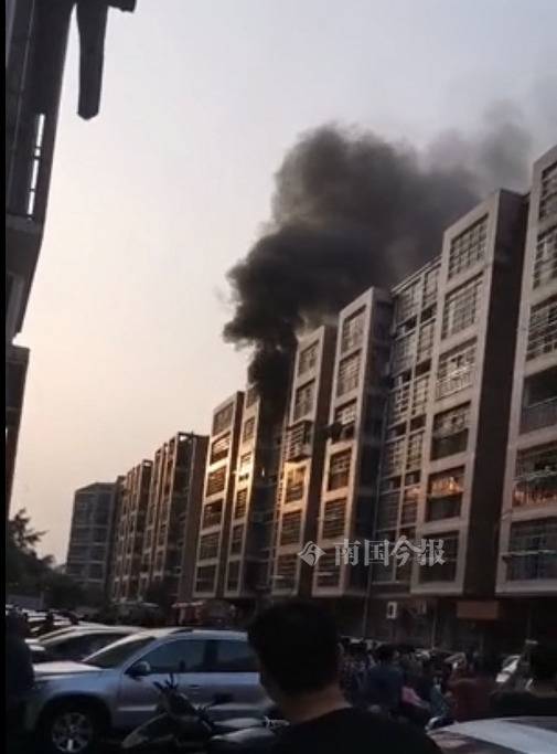 广西柳州一天内两处小区起火！紧急关头，居民打开消防栓都傻眼了