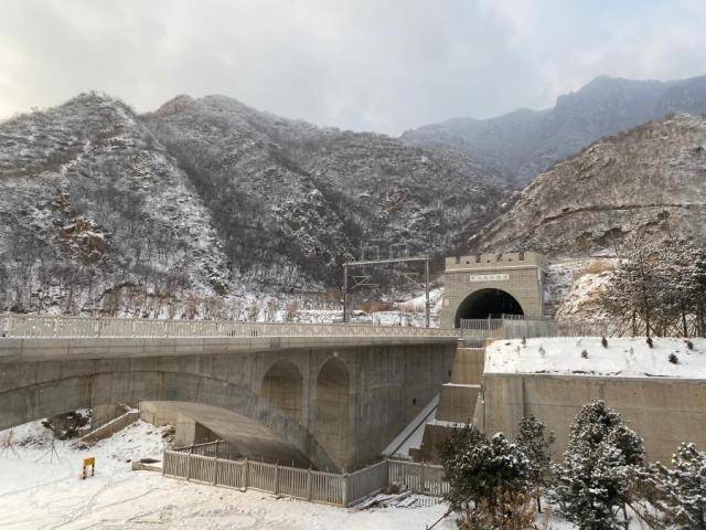 雪后的新八达岭隧道