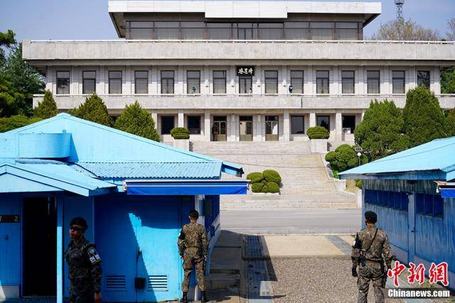 图4资料图：图为在韩方一侧自由之家，可看到对面朝方一侧的板门阁。中新社记者吴旭摄