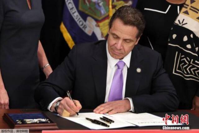 丑闻缠身不堪压力 纽约州长同意对性骚扰指控进行调查