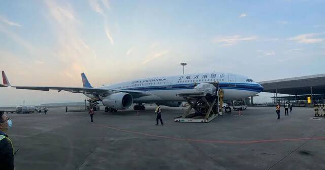 客改货航班满足国际航空物流需求重庆机场供图