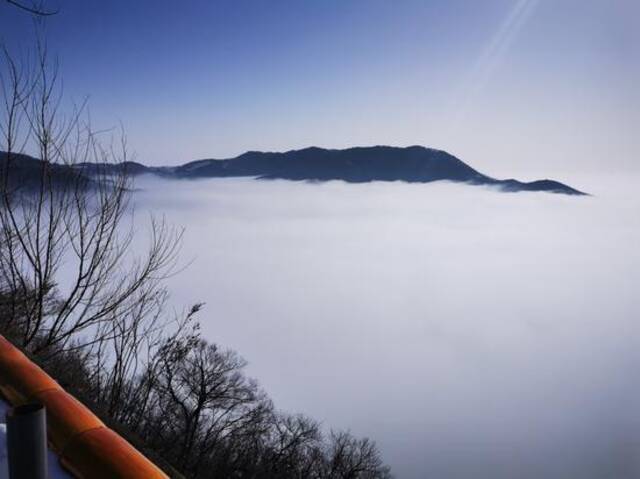 壮观！北京门头沟妙峰山现云海景观