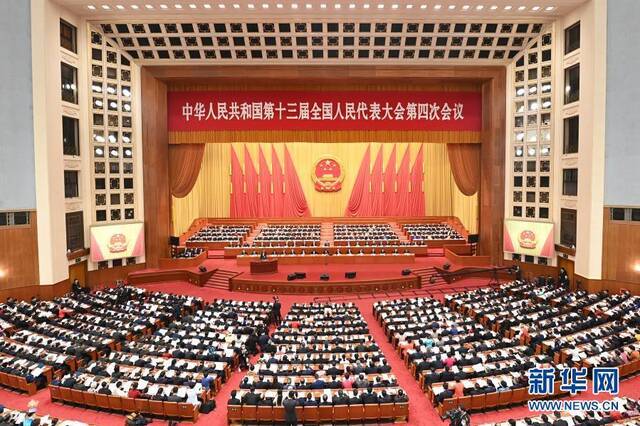 3月5日，第十三届全国人民代表大会第四次会议在北京人民大会堂开幕图自新华社