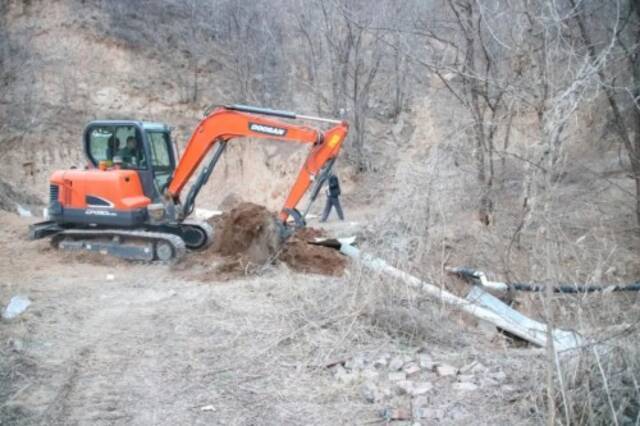 陕西宜川一橡胶手套厂涉嫌直排污水于河道，相关部门立案查处