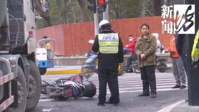 又是“橄榄车”！上海祖孙俩上学路上惨遭碾压……