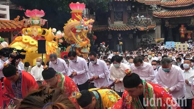 镇澜宫举办祈雨法会。图自台媒