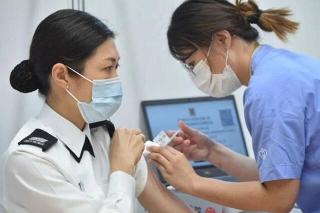 香港新冠疫苗接种计划增7个优先组别，开放更多接种中心