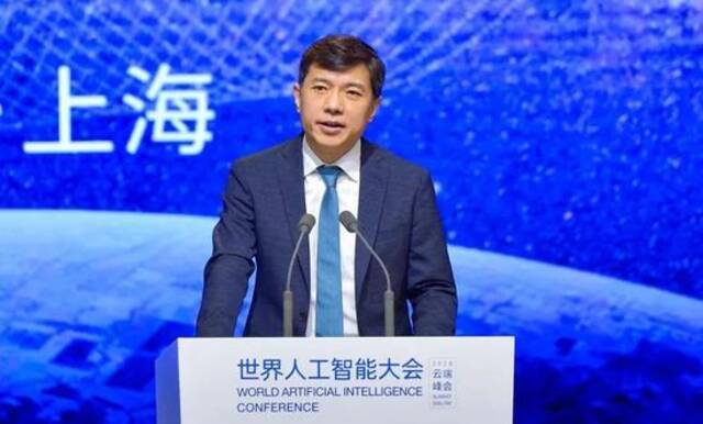 2020年7月9日，第三届世界人工智能大会在上海正式开幕，百度创始人、董事长兼 CEO李彦宏受邀出席并发表演讲