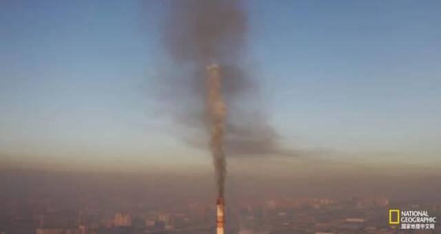 乌兰巴托的电厂通过燃煤发电
