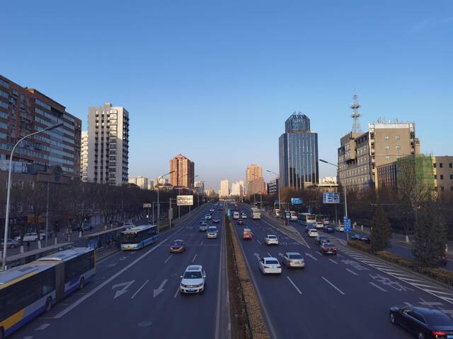 今晨北京重现天朗气清 多图直击！