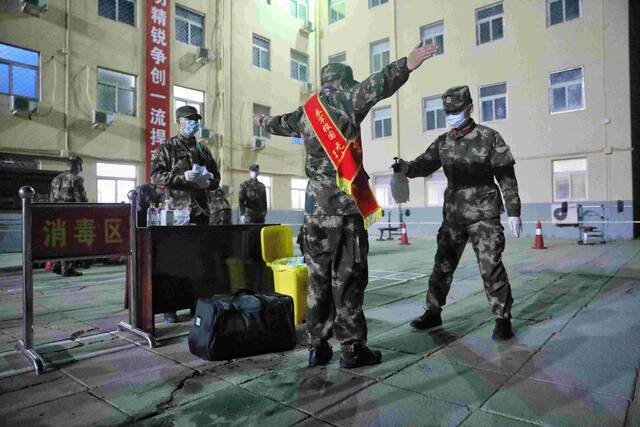 武警北京总队某部迎来2021年度首批春季入伍新兵