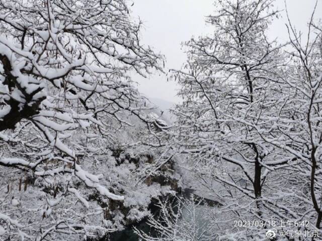 门头沟清水镇洪水口村雪景。（于广云摄）