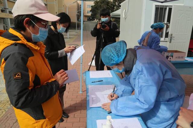 接种前线定心针！马连湘书记带你体验在青科接种新冠疫苗是什么感觉！