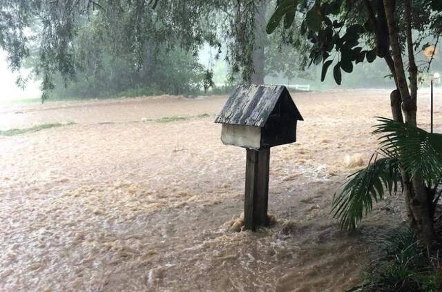 强降雨来袭 澳大利亚昆士兰州东南部多城市发生短时洪水