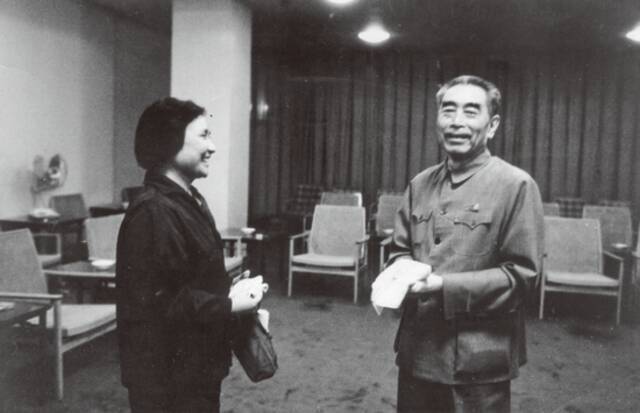 ·1973年，亚非拉乒乓球友好邀请赛期间，刘燕平受到周总理的接见。