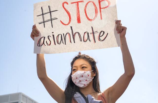 美国亚特兰大爆发主题为“停止仇恨亚裔”的游行和集会。
