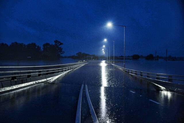 受强降雨影响 澳大利亚新南威尔士州将再疏散15000人