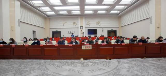 高院：召开广西法院维护妇女儿童老年人残疾人合法权益新闻发布会