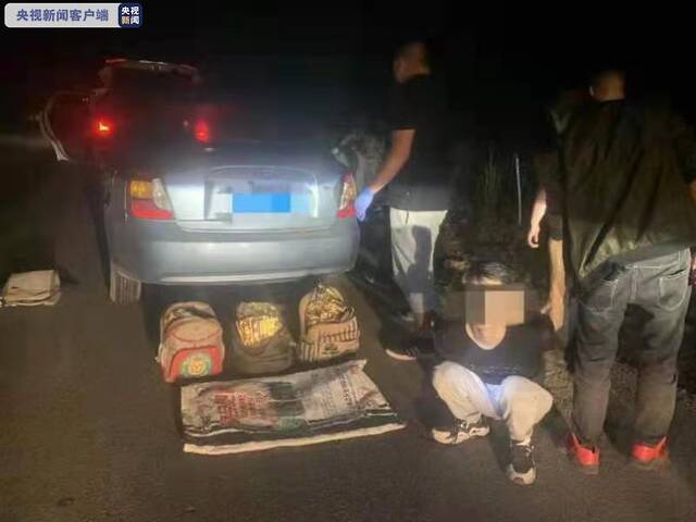 云南警方破获一起特大运输毒品案 缴获冰毒23.44公斤