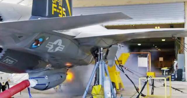 F-35战斗机机腹火炮开火画面