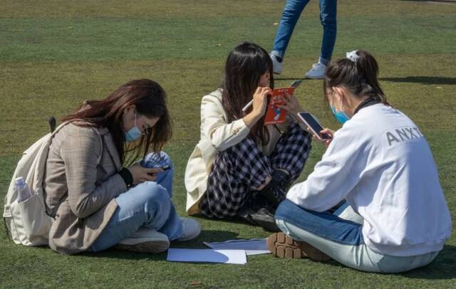 多图预警！直击武科大春季双选会现场