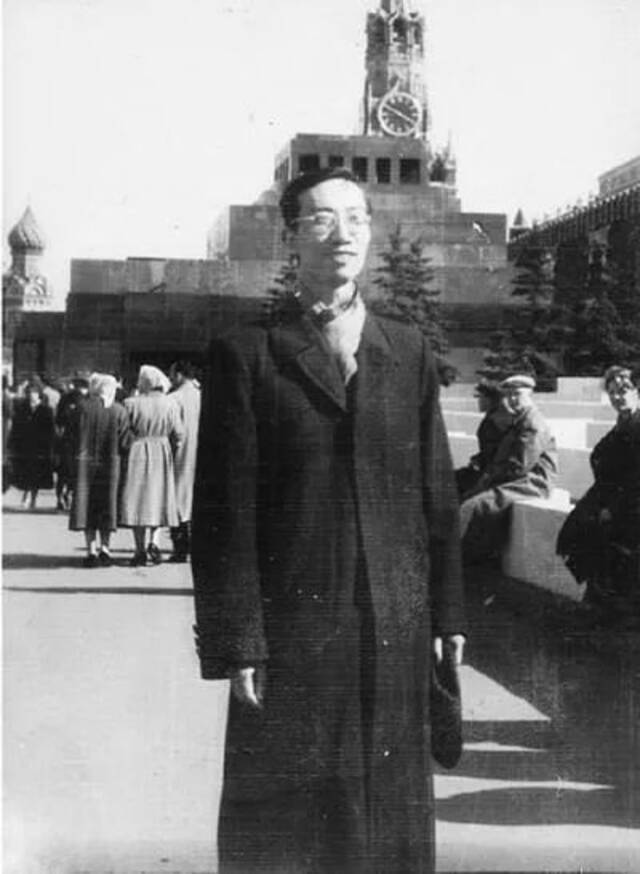 1958年，谢毓元在莫斯科红场留影