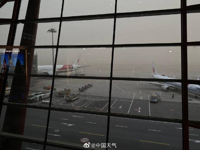 北京城区PM10全面爆表 延庆昌平等已超3000 沙尘核心影响时段在上午