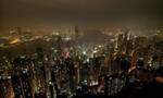 香港响应“地球一小时”活动 维港灯光调暗支持低碳生活