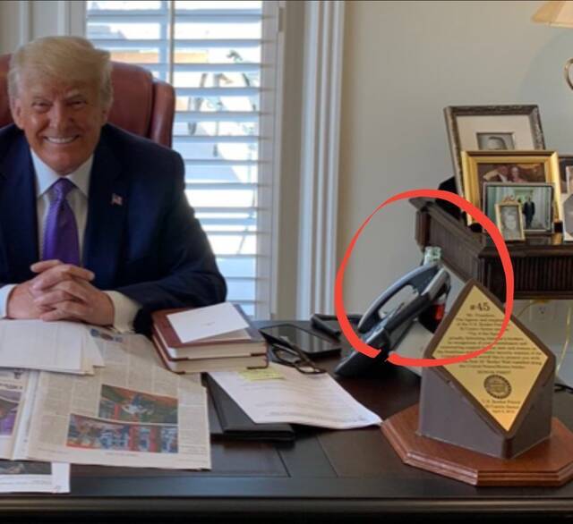 特朗普新办公室照片曝光，桌上疑似放着无糖可乐，而几天前他刚号召抵制可口可乐……