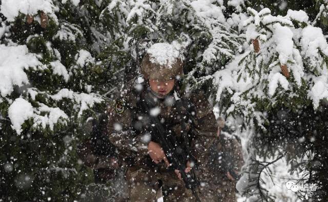 藏东第一哨的雪域巡逻：背着35斤行囊，4天翻过5座雪山