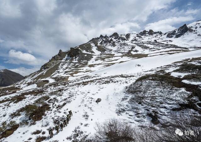 藏东第一哨的雪域巡逻：背着35斤行囊，4天翻过5座雪山