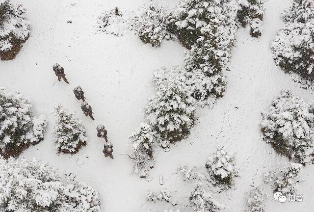 藏东第一哨的雪域巡逻：背着35斤行囊，4天翻过5座雪山