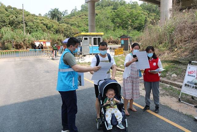 马峦山郊野公园控烟共治行动现场深圳市卫健委图