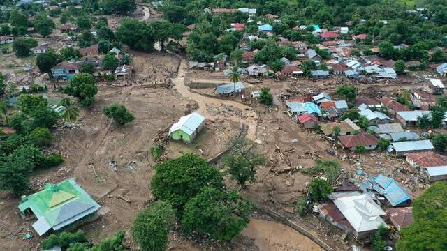 印尼东努沙登加拉山体滑坡死亡人数上升到167人