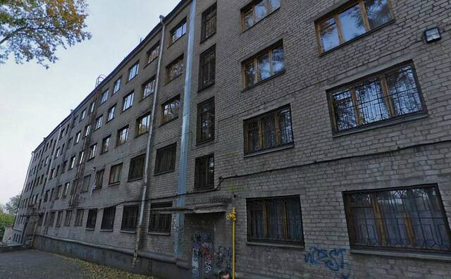 扎波罗热的马达西奇公司职工宿舍十分老旧，比起其他的居民楼还算状态良好，图源：yandex