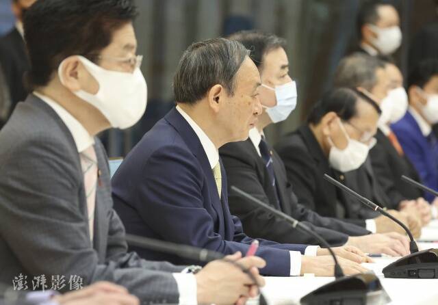 4月13日，日本政府举行内阁会议，正式决定向海洋排放福岛核电站含有对海洋环境等有害物质的核废水。图自澎湃影像